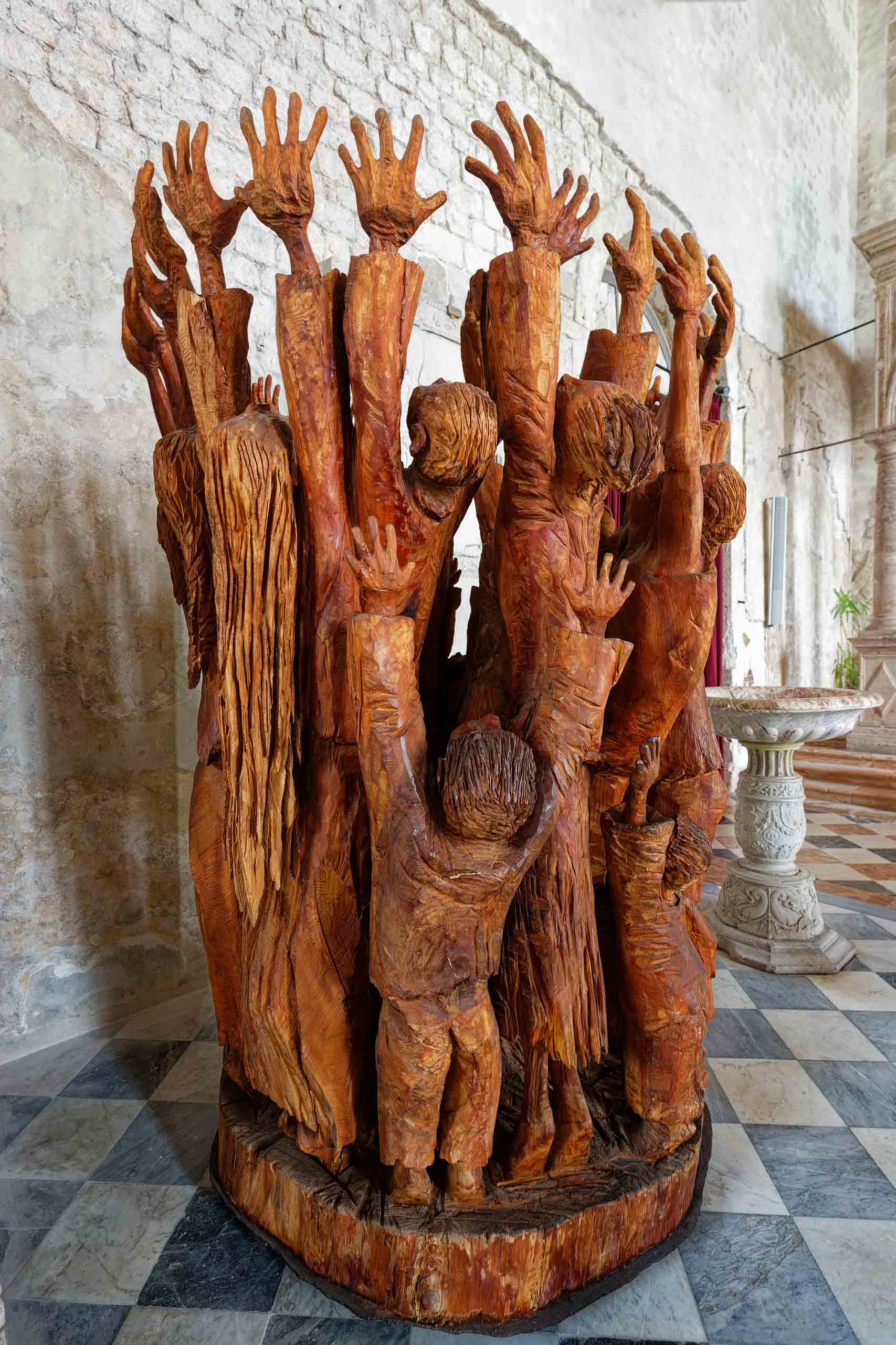 Holzplastik im Dom