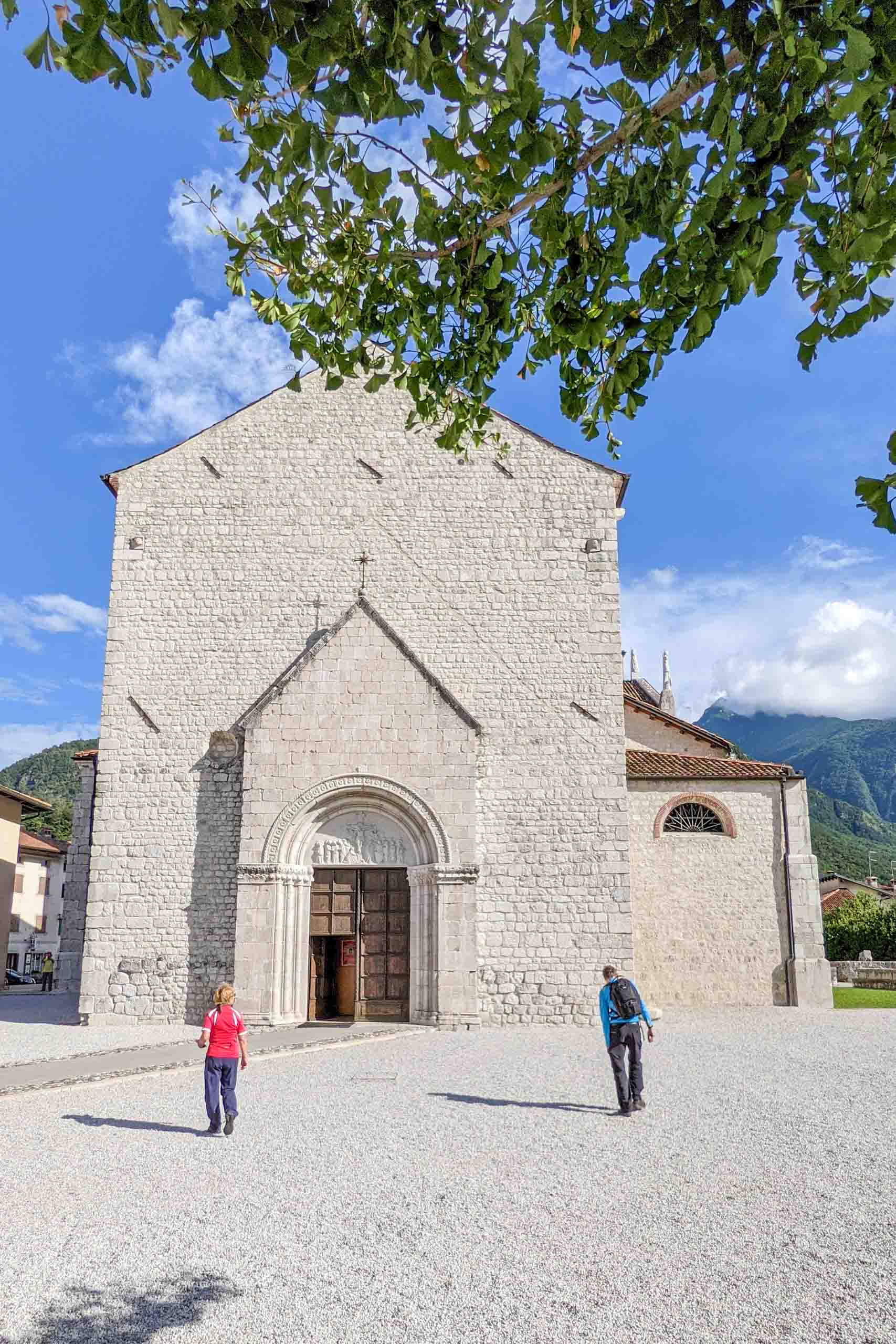 1976 durch Erdbeben zerstörte Kirche